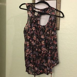 Sleeveless flower top size small